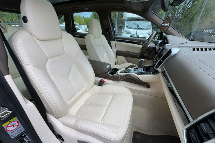 Porsche Cayenne Niski Przebieg Diesel BDB stan zdjęcie 29