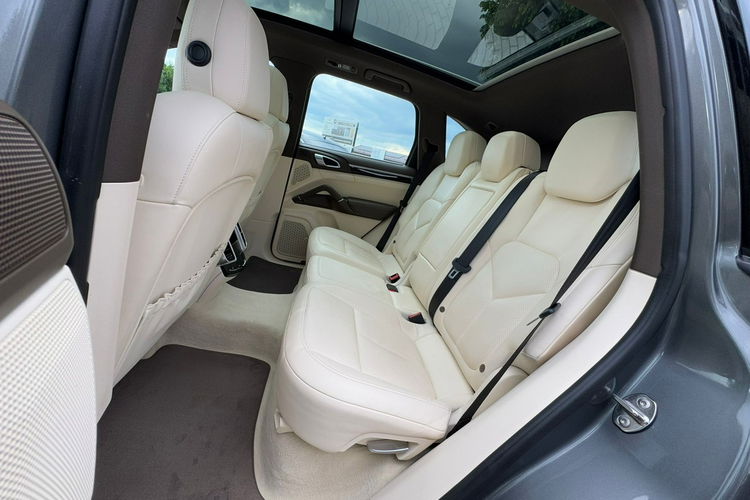 Porsche Cayenne Niski Przebieg Diesel BDB stan zdjęcie 30