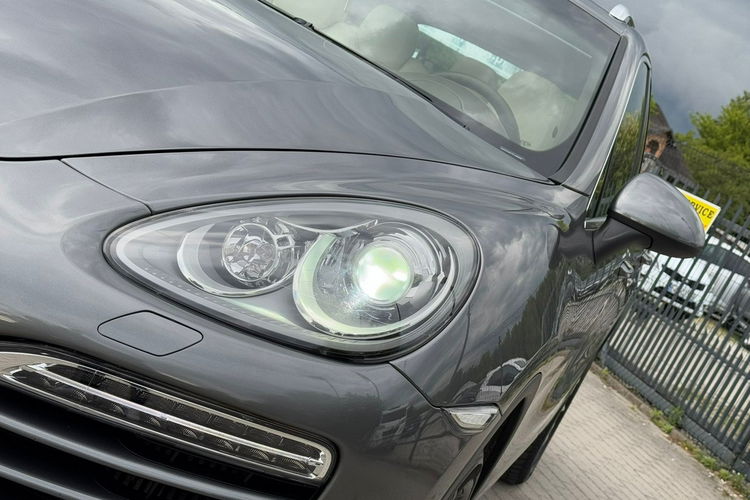 Porsche Cayenne Niski Przebieg Diesel BDB stan zdjęcie 9