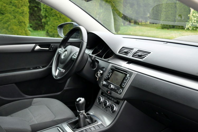 Volkswagen Passat 2.0TDI(140KM) Duża Navi Klimatronik El.Fotel Welur Reling Alu16"ASO VW zdjęcie 18