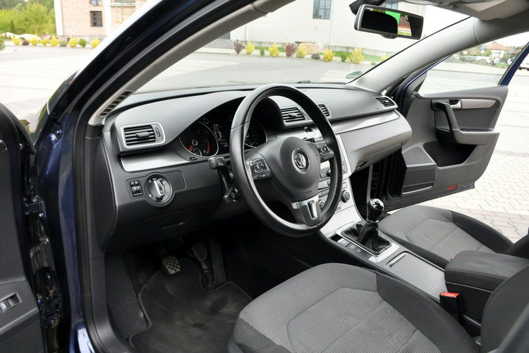 Volkswagen Passat 2.0TDI(140KM) Duża Navi Klimatronik El.Fotel Welur Reling Alu16"ASO VW zdjęcie 21