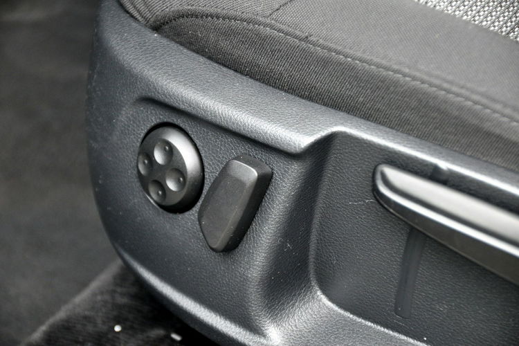 Volkswagen Passat 2.0TDI(140KM) Duża Navi Klimatronik El.Fotel Welur Reling Alu16"ASO VW zdjęcie 23