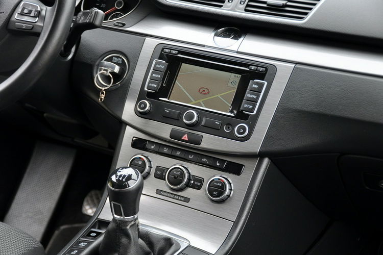 Volkswagen Passat 2.0TDI(140KM) Duża Navi Klimatronik El.Fotel Welur Reling Alu16"ASO VW zdjęcie 27