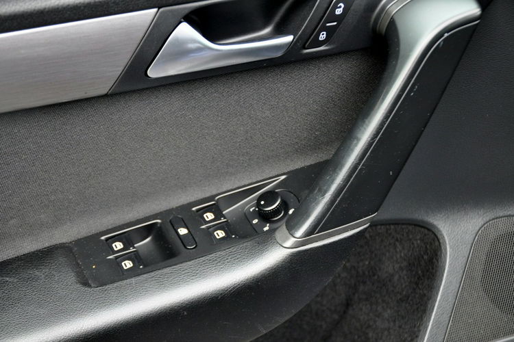 Volkswagen Passat 2.0TDI(140KM) Duża Navi Klimatronik El.Fotel Welur Reling Alu16"ASO VW zdjęcie 37