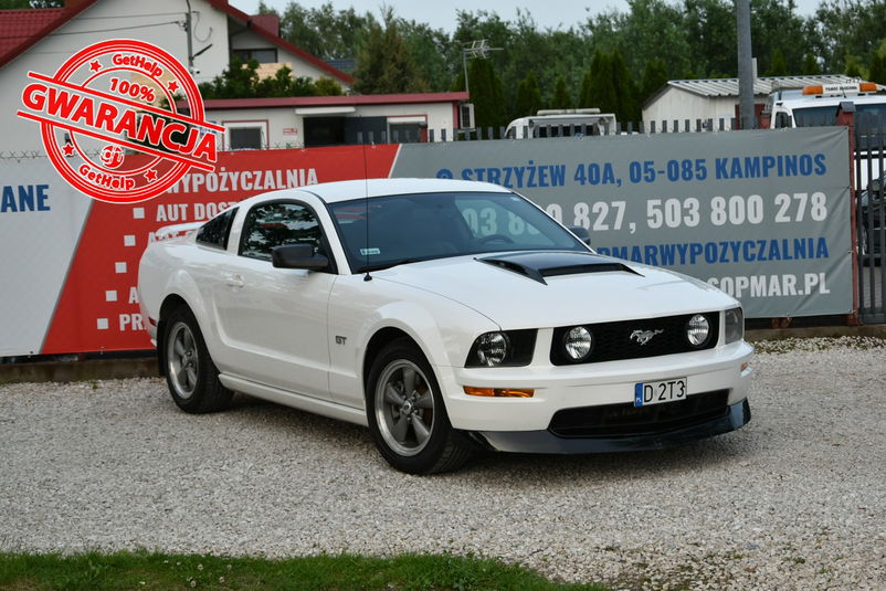 samochód osobowy Ford zdjęcie 1