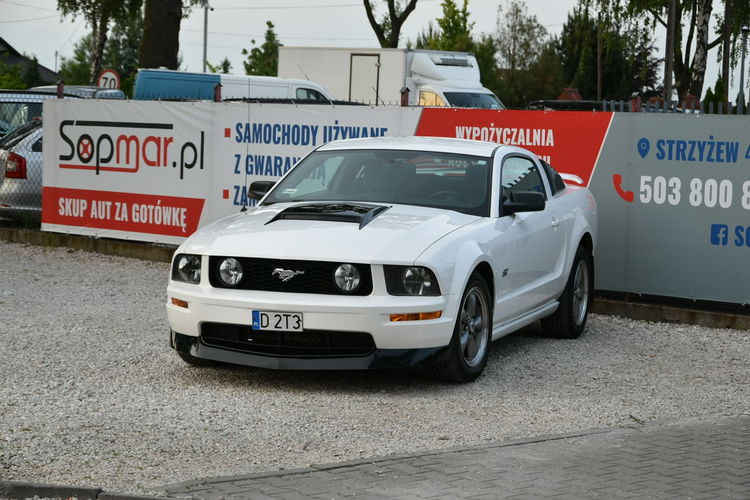 Ford Mustang GT 4.6 V8 305KM Manual 2006r. Klima TEMPOMAT 17" ZADBANY Polecam zdjęcie 2
