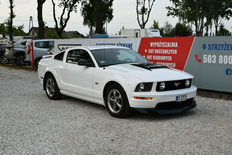 Ford Mustang GT 4.6 V8 305KM Manual 2006r. Klima TEMPOMAT 17" ZADBANY Polecam zdjęcie 8