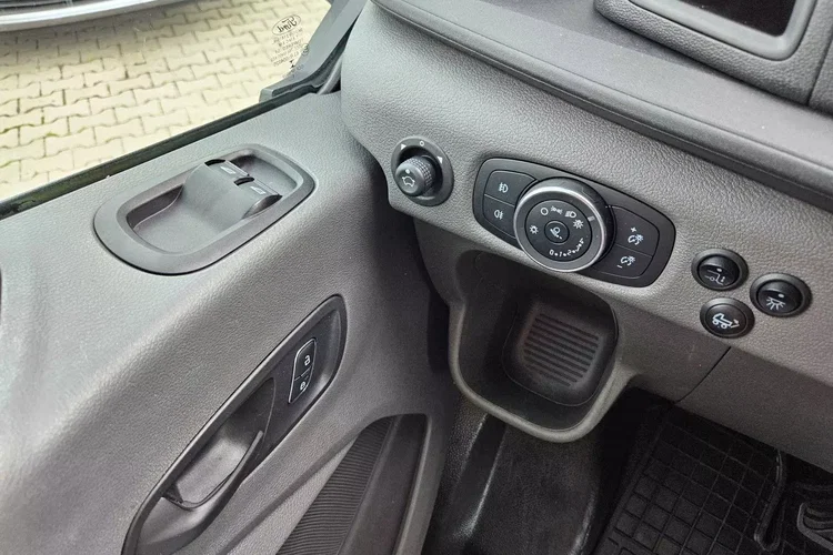 Ford transit Kontener 8 ePAL 84999zł NETTO 2.0 TdCi/165KM zdjęcie 19