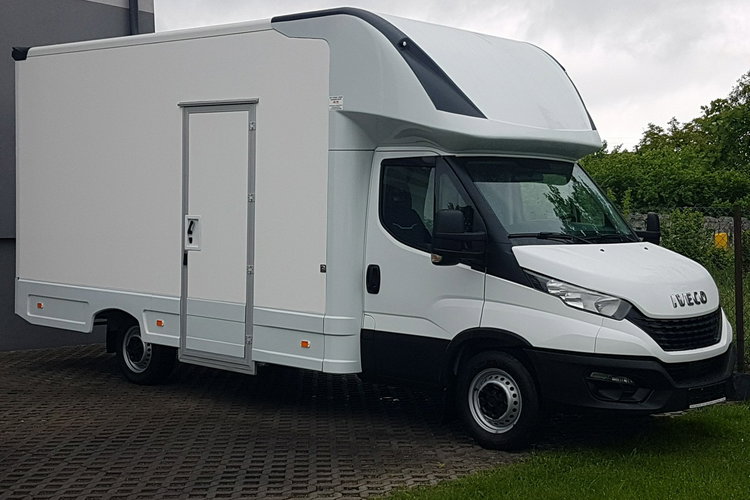 Iveco Daily KONTENER NISKOPODŁOGOWY 4.43x2.23x2.42 SKLEP BAR FOODTRUCK KAMPER AC zdjęcie 2