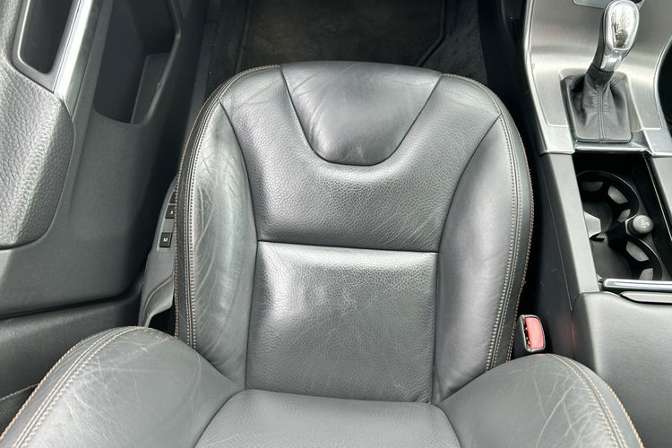 Volvo XC 60 Full opcja zdjęcie 11