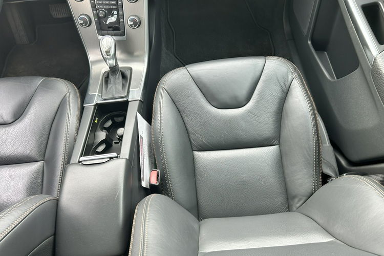 Volvo XC 60 Full opcja zdjęcie 12