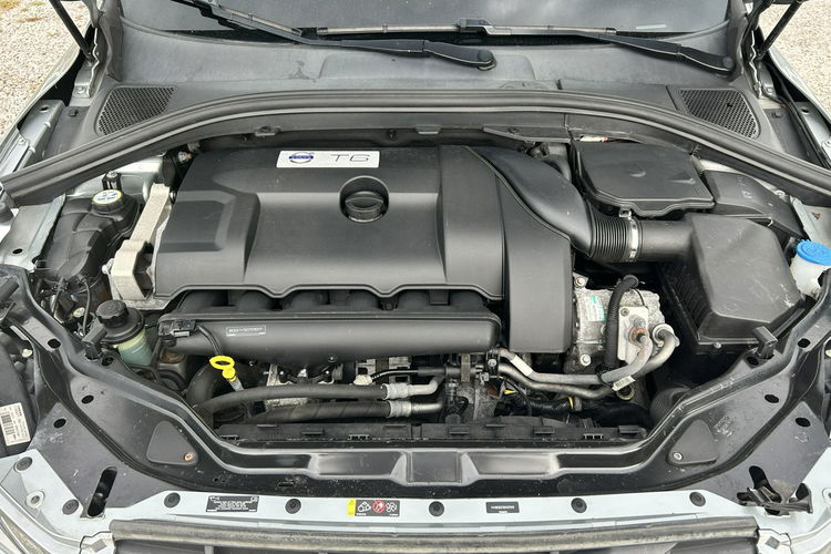 Volvo XC 60 Full opcja zdjęcie 18