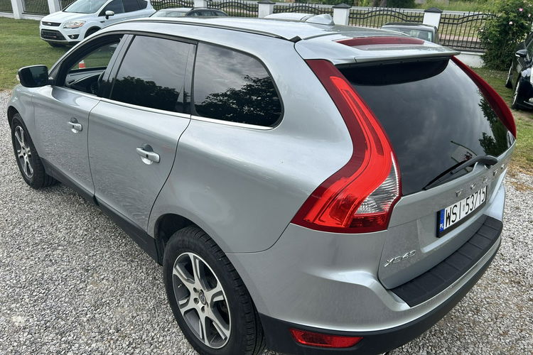 Volvo XC 60 Full opcja zdjęcie 21