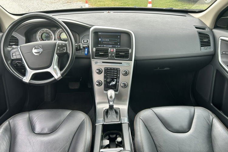 Volvo XC 60 Full opcja zdjęcie 9