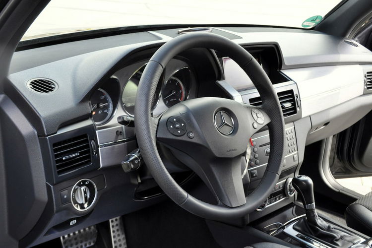 Mercedes GLK 350 3.0d(231KM) Led Xenon Navi Skóry Panorama El.Fotele El.Klapa Alu19"ASO zdjęcie 22