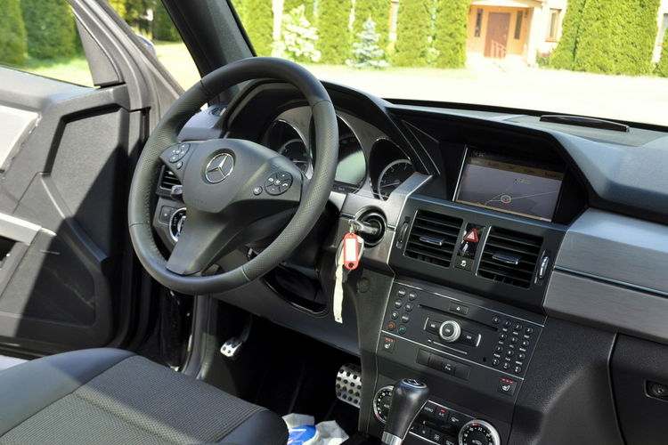 Mercedes GLK 350 3.0d(231KM) Led Xenon Navi Skóry Panorama El.Fotele El.Klapa Alu19"ASO zdjęcie 26
