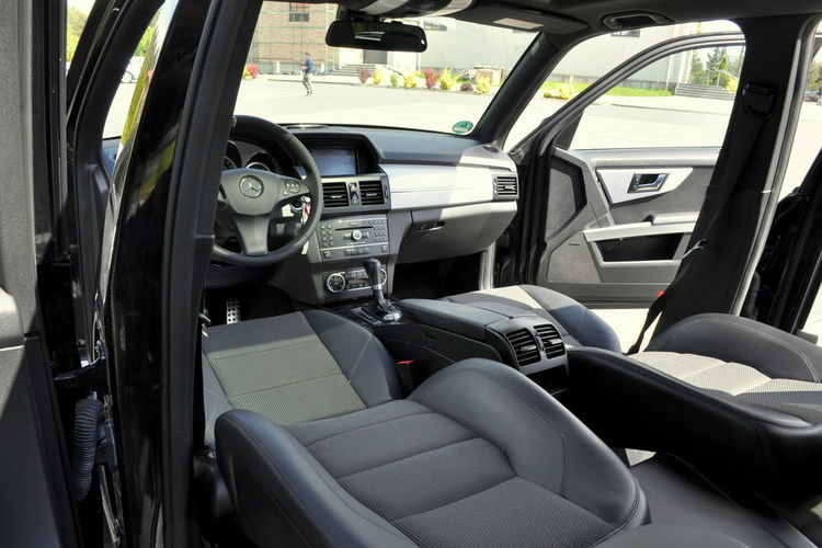 Mercedes GLK 350 3.0d(231KM) Led Xenon Navi Skóry Panorama El.Fotele El.Klapa Alu19"ASO zdjęcie 28