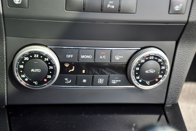 Mercedes GLK 350 3.0d(231KM) Led Xenon Navi Skóry Panorama El.Fotele El.Klapa Alu19"ASO zdjęcie 34