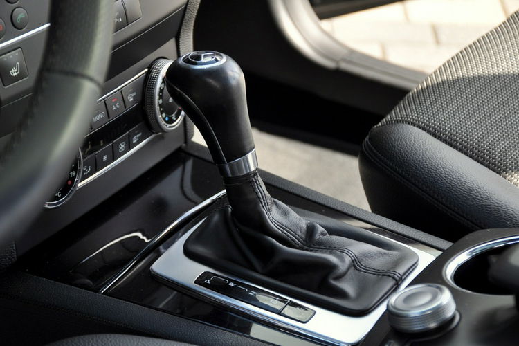 Mercedes GLK 350 3.0d(231KM) Led Xenon Navi Skóry Panorama El.Fotele El.Klapa Alu19"ASO zdjęcie 35