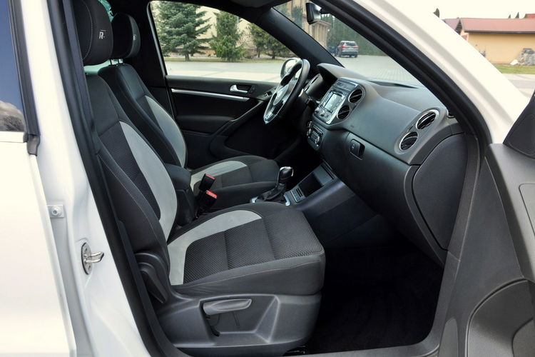 Volkswagen Tiguan 2.0TDI(140KM) R-Line 4x4 Xenon Led Panorama Duża Navi Alu19"FULL ASO zdjęcie 17
