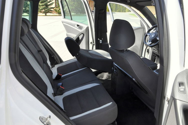 Volkswagen Tiguan 2.0TDI(140KM) R-Line 4x4 Xenon Led Panorama Duża Navi Alu19"FULL ASO zdjęcie 24