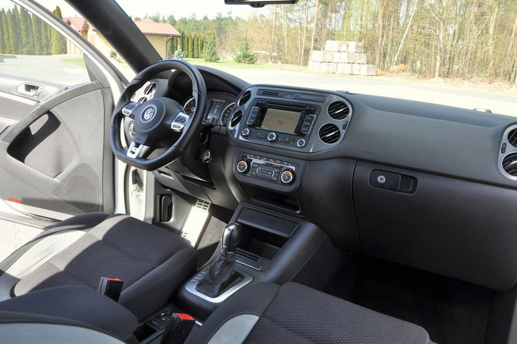 Volkswagen Tiguan 2.0TDI(140KM) R-Line 4x4 Xenon Led Panorama Duża Navi Alu19"FULL ASO zdjęcie 25