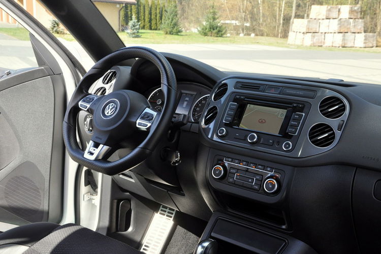 Volkswagen Tiguan 2.0TDI(140KM) R-Line 4x4 Xenon Led Panorama Duża Navi Alu19"FULL ASO zdjęcie 26