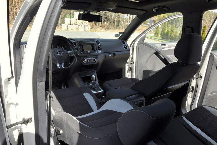 Volkswagen Tiguan 2.0TDI(140KM) R-Line 4x4 Xenon Led Panorama Duża Navi Alu19"FULL ASO zdjęcie 28