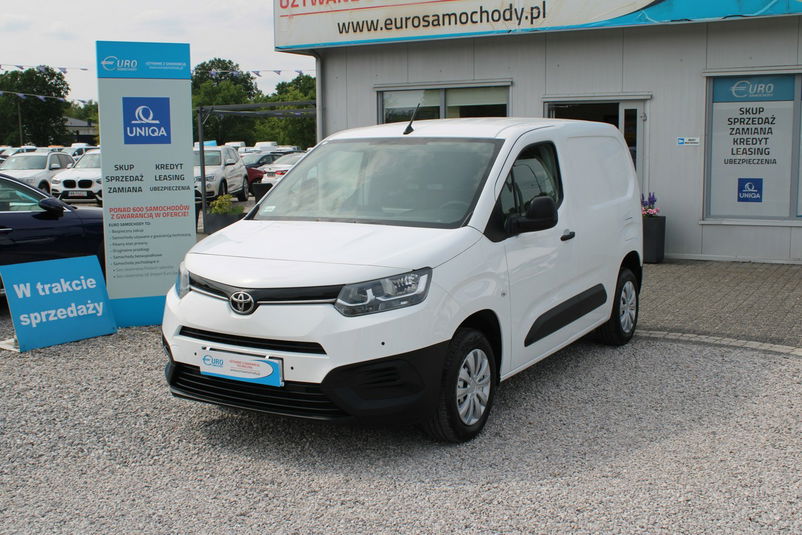 samochód dostawczy Toyota zdjęcie 1