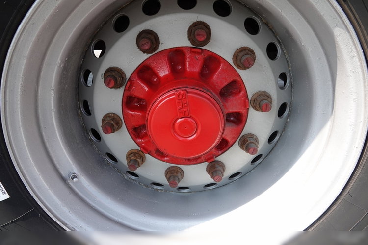 Schmitz -CARGOBULL / WYWROTKA 40 M3 / MULDA ALUMINIOWA / OŚ PODNOSZONA / SAF /SPROWADZONA zdjęcie 18