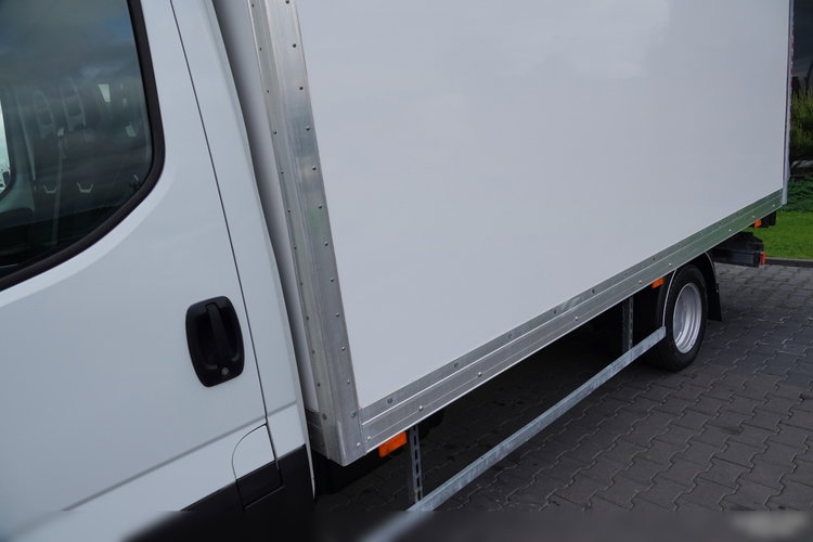 Iveco DAILY 3.0 D / KONTENER / 2021 ROK / BLIŹNIAK / WINDA 750 KG / SPROWADZONY / PO KONTRAKCIE SERWISOWYM / zdjęcie 14