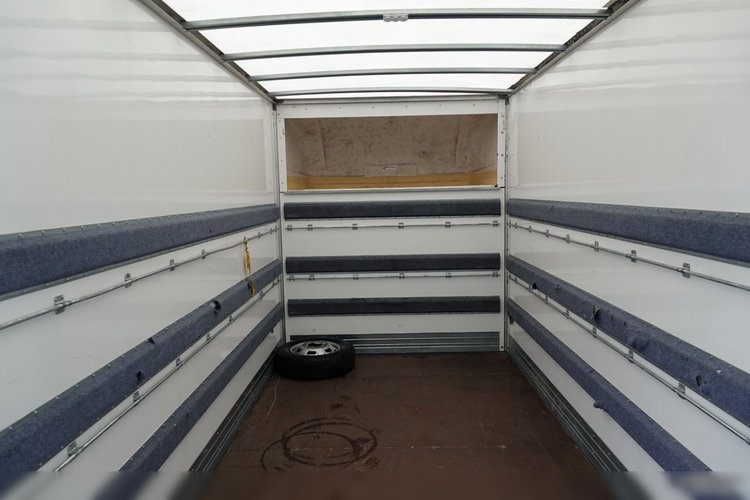 Iveco DAILY 3.0 D / KONTENER / 2021 ROK / BLIŹNIAK / WINDA 750 KG / SPROWADZONY / PO KONTRAKCIE SERWISOWYM / zdjęcie 20