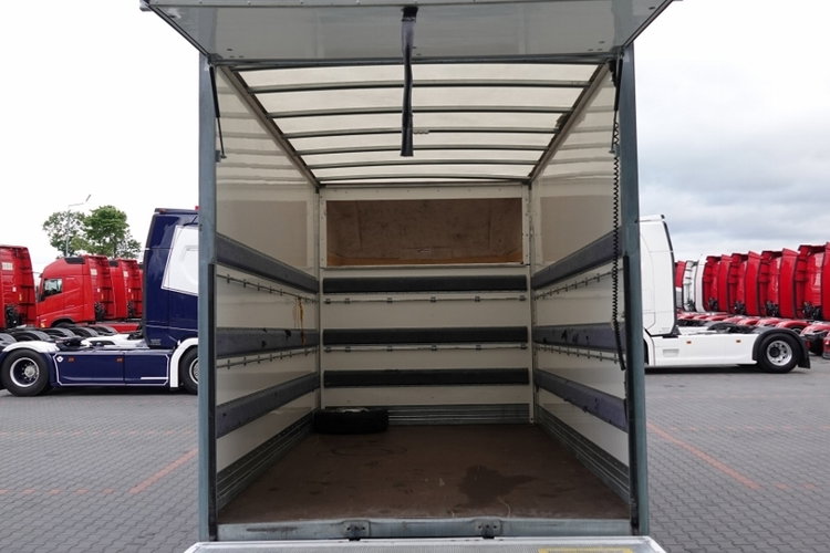 Iveco DAILY 3.0 D / KONTENER / 2021 ROK / BLIŹNIAK / WINDA 750 KG / SPROWADZONY / PO KONTRAKCIE SERWISOWYM / zdjęcie 21