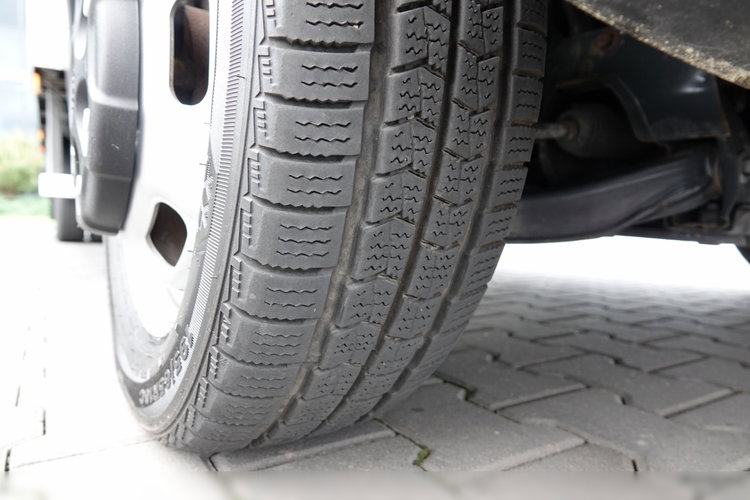 Iveco DAILY 3.0 D / KONTENER / 2021 ROK / BLIŹNIAK / WINDA 750 KG / SPROWADZONY / PO KONTRAKCIE SERWISOWYM / zdjęcie 24