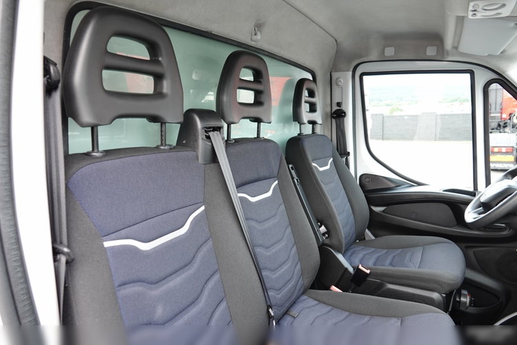 Iveco DAILY 3.0 D / KONTENER / 2021 ROK / BLIŹNIAK / WINDA 750 KG / SPROWADZONY / PO KONTRAKCIE SERWISOWYM / zdjęcie 38