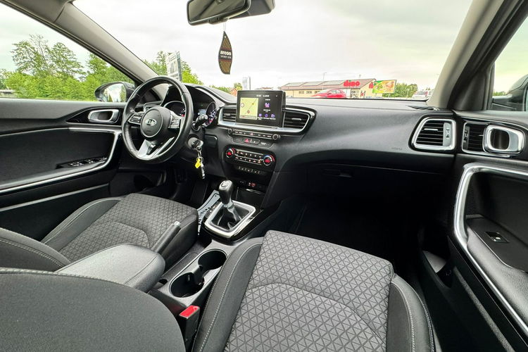 Kia Cee'd Nie Hybryda Gwarancja BDB stan Diesel zdjęcie 24