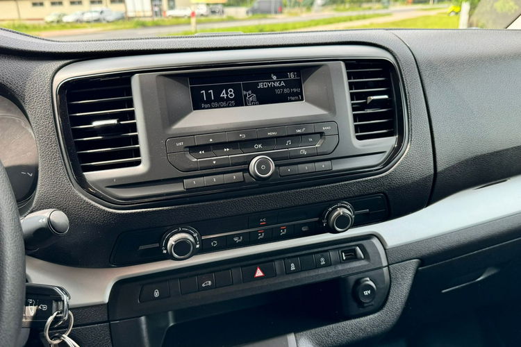 Opel Vivaro Chłodnia BDB stan Ekonomiczny zdjęcie 19