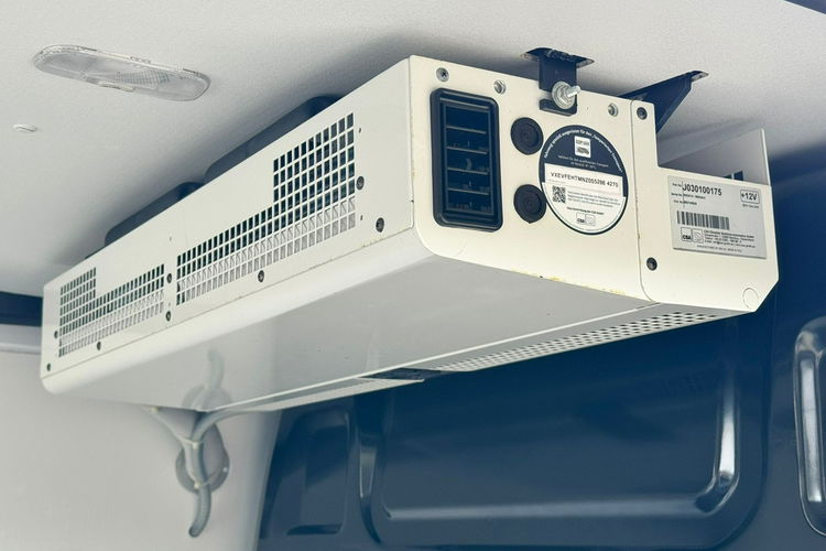 Opel Vivaro Chłodnia BDB stan Ekonomiczny zdjęcie 21