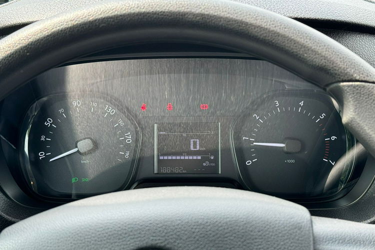 Opel Vivaro Chłodnia BDB stan Ekonomiczny zdjęcie 25