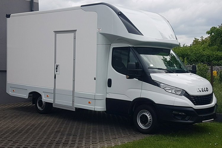 Iveco Daily KONTENER NISKOPODŁOGOWY 4.43x2.23x2.42 SKLEP BAR FOODTRUCK KAMPER AC zdjęcie 1