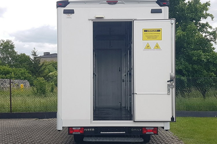 Iveco Daily KONTENER NISKOPODŁOGOWY 4.43x2.23x2.42 SKLEP BAR FOODTRUCK KAMPER AC zdjęcie 5