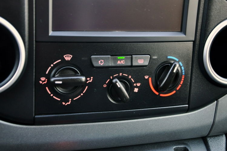 Citroen Berlingo 1.6HDI(99KM) Multispace Led Welur Reling I Właściciel Parktronik ASO zdjęcie 31