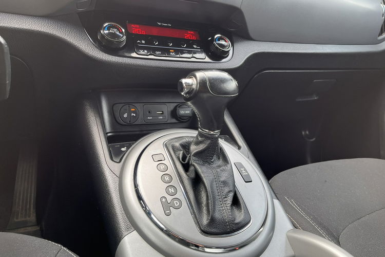 Kia Sportage 2.0 Automat Kamera Grzane Fotele Alu Ks Serw Stan BDB Bezwypadk Opłaco zdjęcie 18