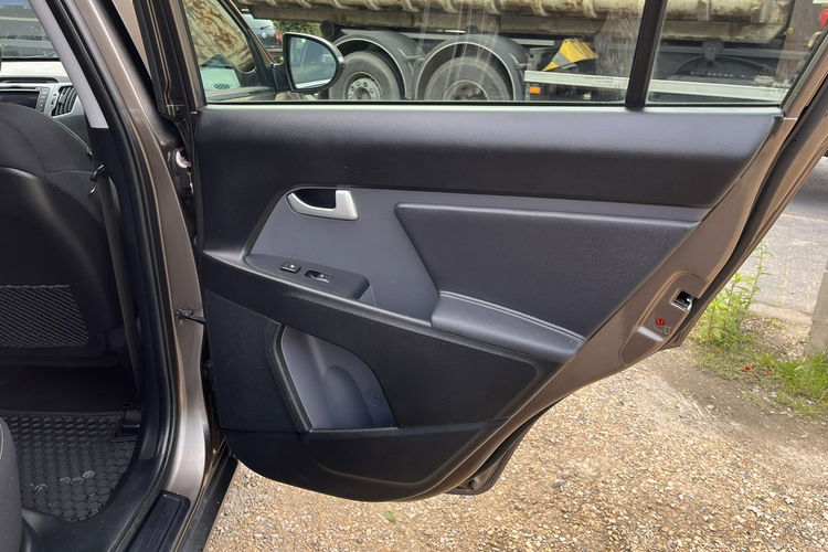 Kia Sportage 2.0 Automat Kamera Grzane Fotele Alu Ks Serw Stan BDB Bezwypadk Opłaco zdjęcie 28