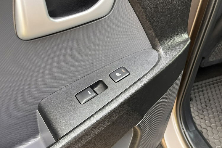 Kia Sportage 2.0 Automat Kamera Grzane Fotele Alu Ks Serw Stan BDB Bezwypadk Opłaco zdjęcie 31