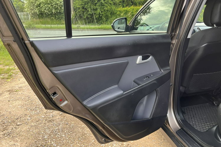 Kia Sportage 2.0 Automat Kamera Grzane Fotele Alu Ks Serw Stan BDB Bezwypadk Opłaco zdjęcie 32