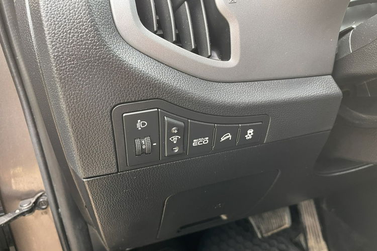 Kia Sportage 2.0 Automat Kamera Grzane Fotele Alu Ks Serw Stan BDB Bezwypadk Opłaco zdjęcie 36
