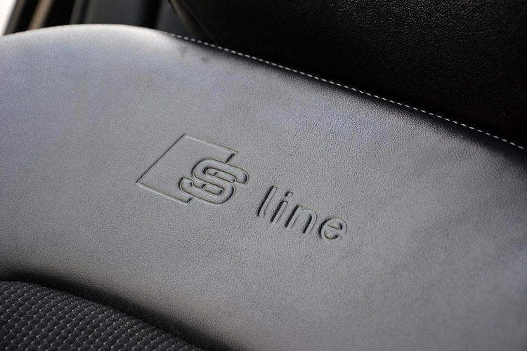 Audi A4 2.0TDI(190KM)Quattro 3xS-line Ledy BI-Xenon Skóry Navi MMI Alu19 zdjęcie 25