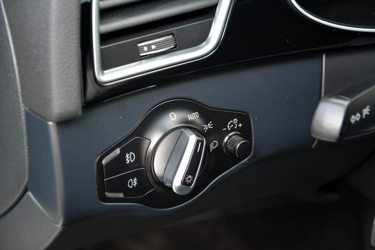 Audi A4 2.0TDI(190KM)Quattro 3xS-line Ledy BI-Xenon Skóry Navi MMI Alu19 zdjęcie 30