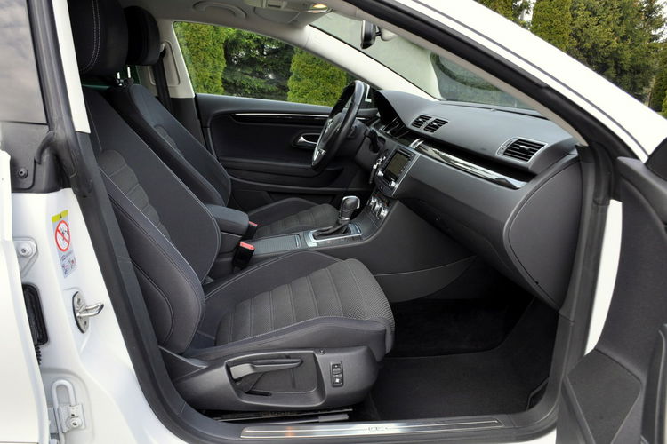 Volkswagen CC 2.0TDI(140KM) Radar Xenon Led Navi Kamera BLS Chrom Welur Masaże Alu17 zdjęcie 17